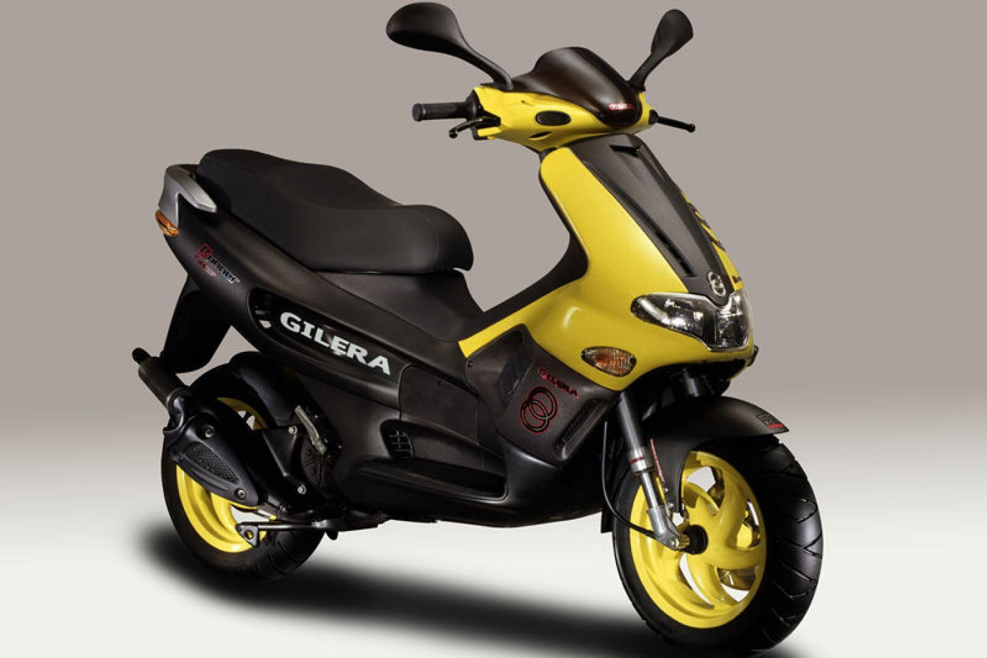 Водже скутер. Gilera Runner 50. Gilera Runner SP 50. Гилера раннер мопед. Скутер Джилера раннер 50.