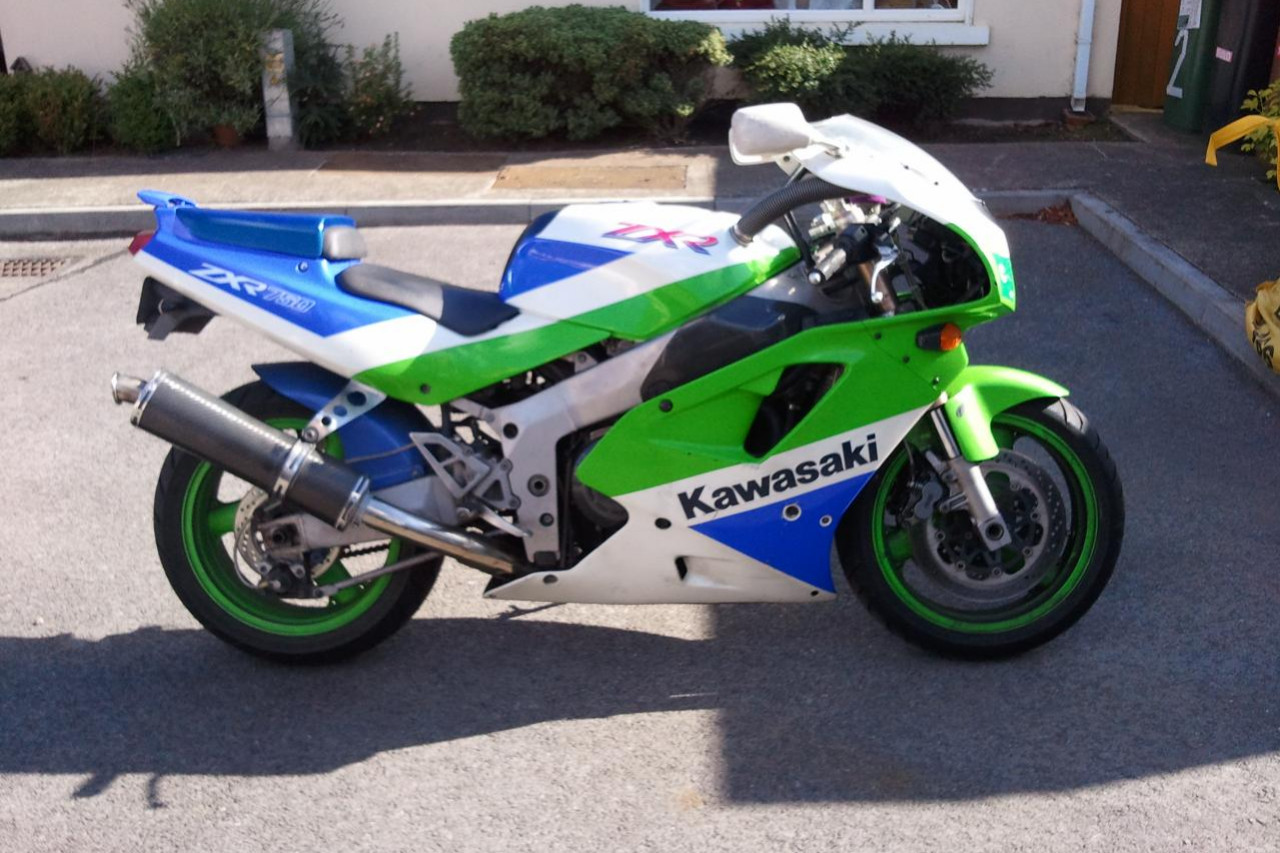 Kawasaki Ninja ZX 750r