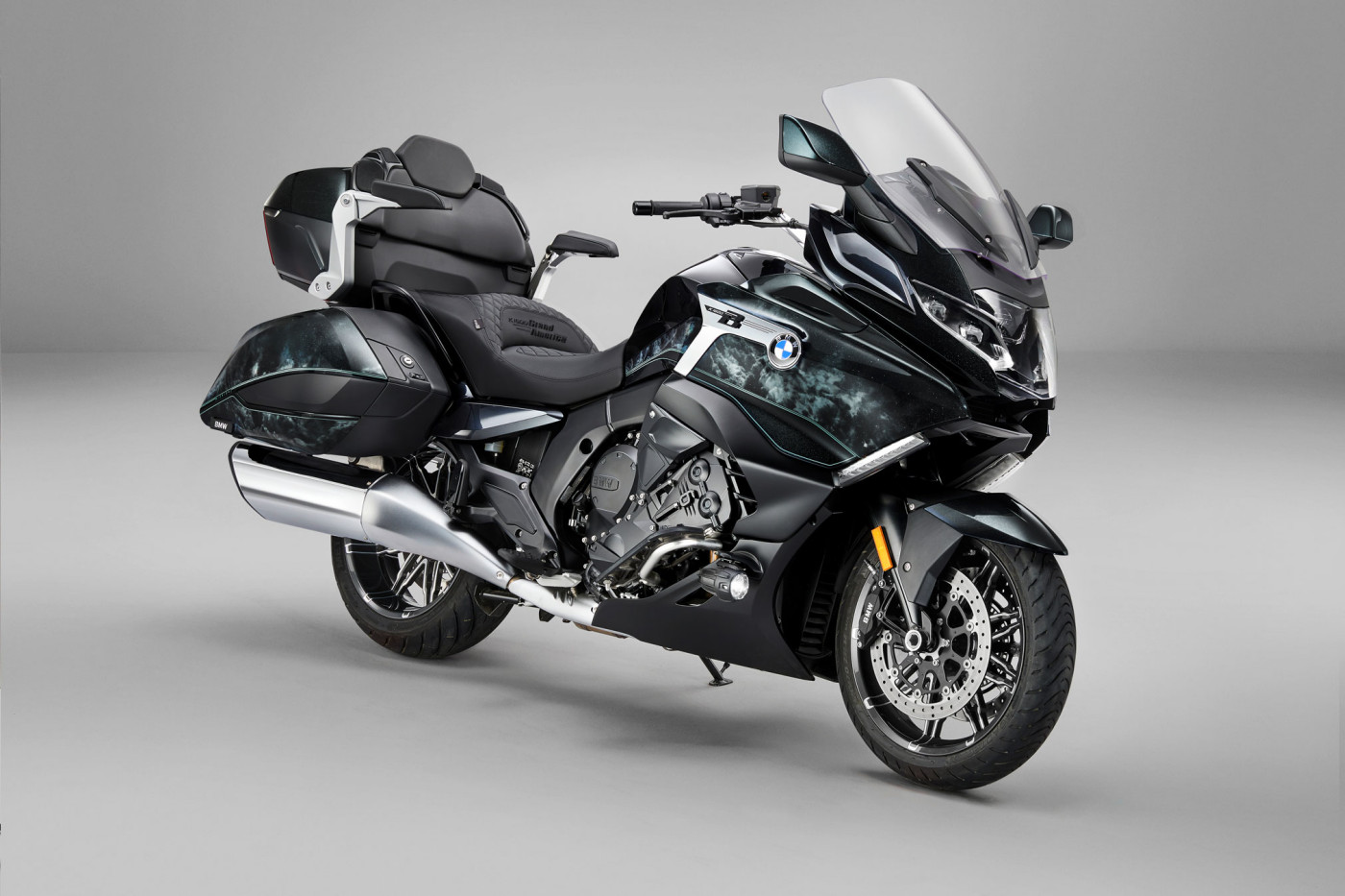 Мотоцикл Moto BMW 213 красный