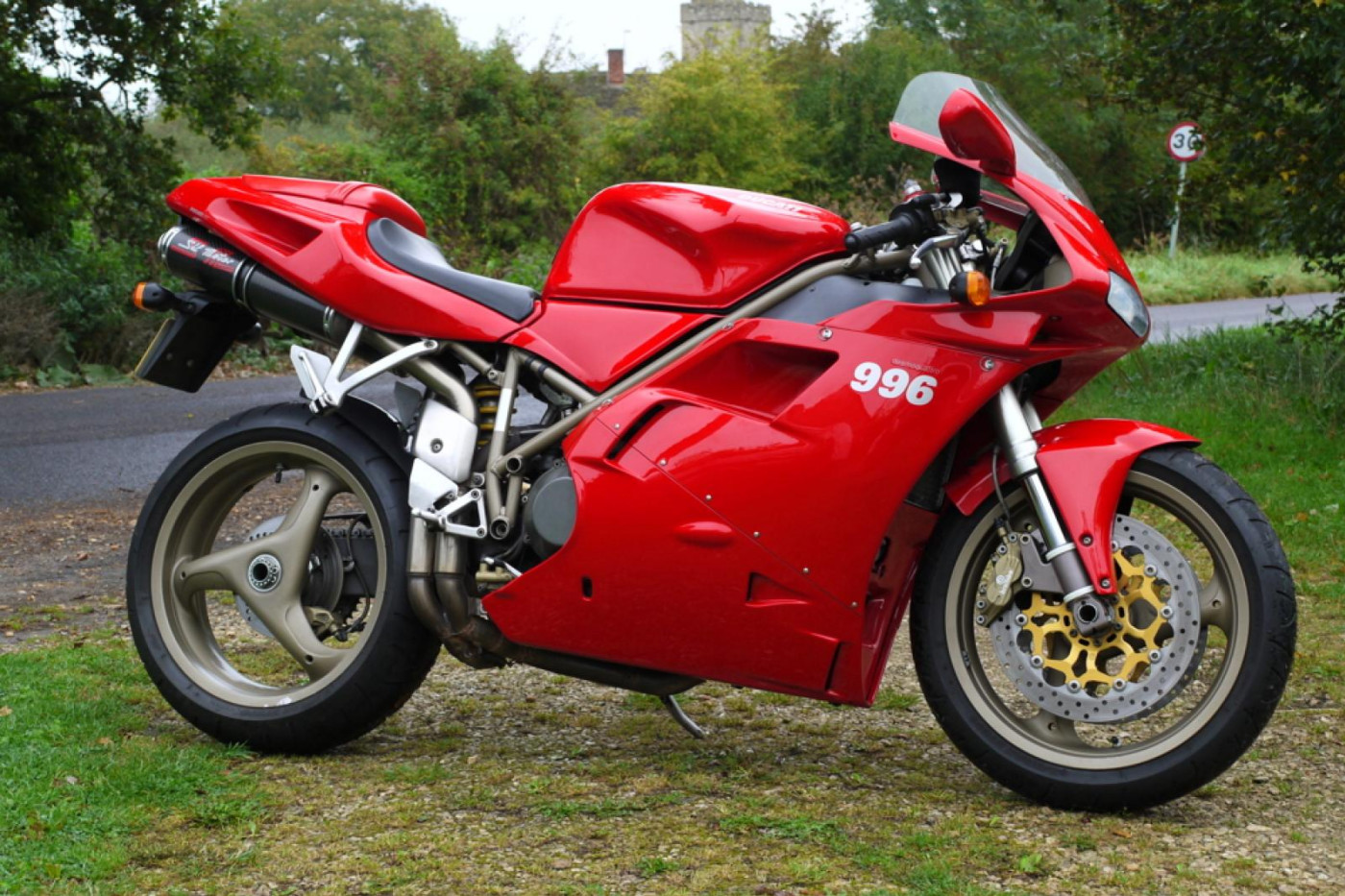 Ducati 916