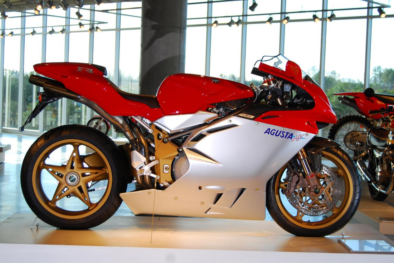 MV Agusta 750 f4