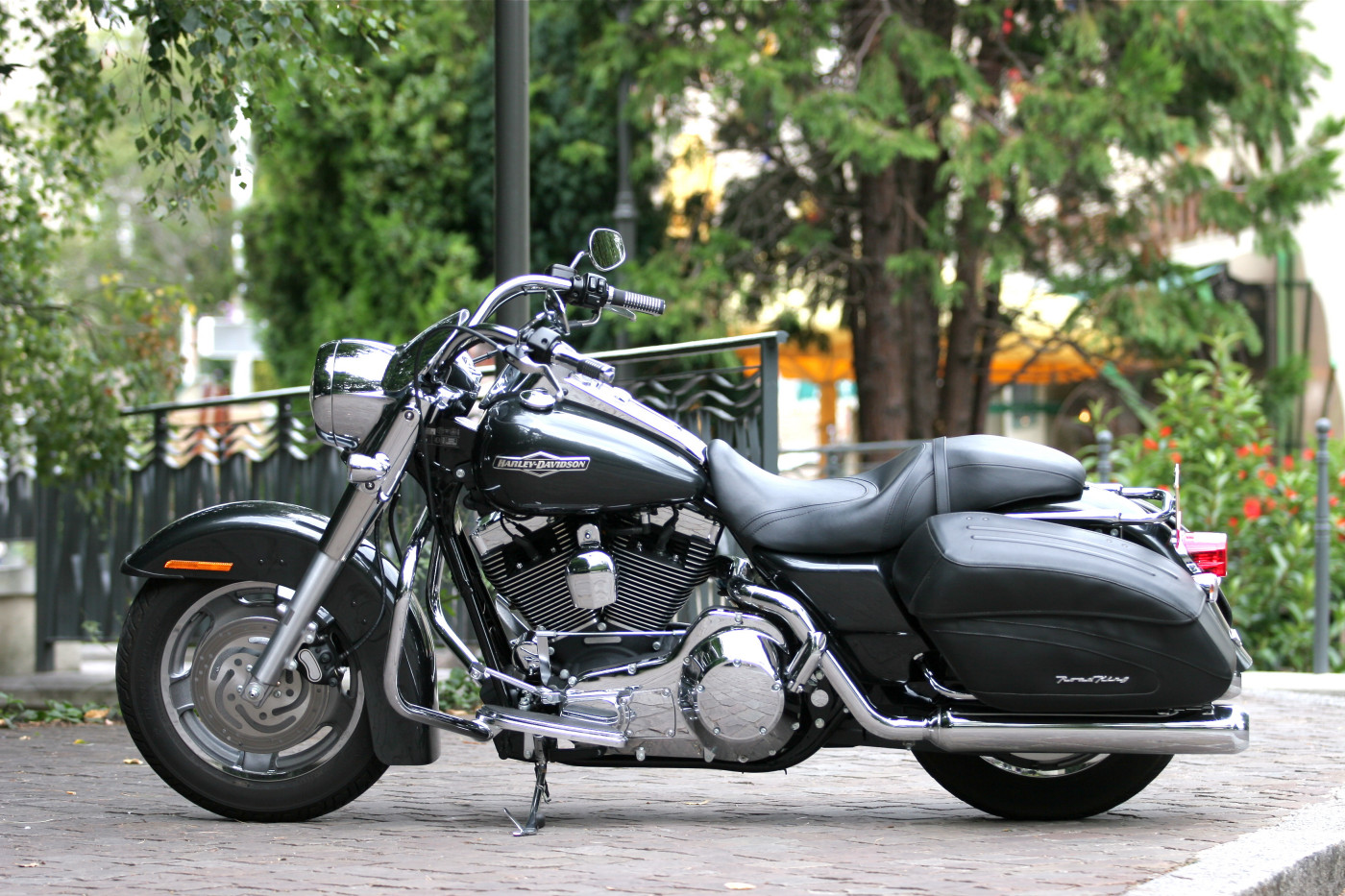 Harley Davidson FLHRC Road King Custom