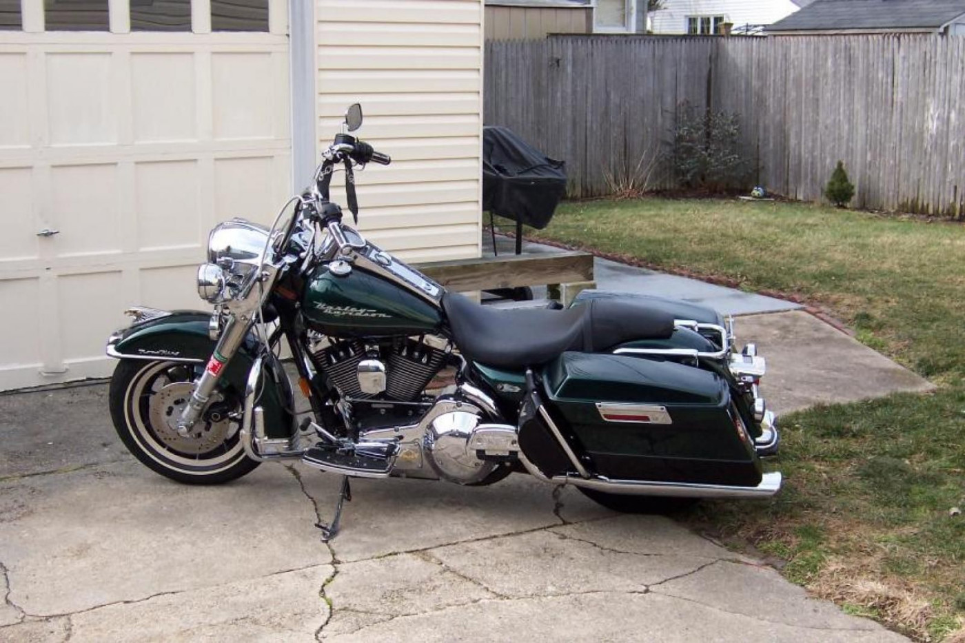 Harley Davidson Road King White