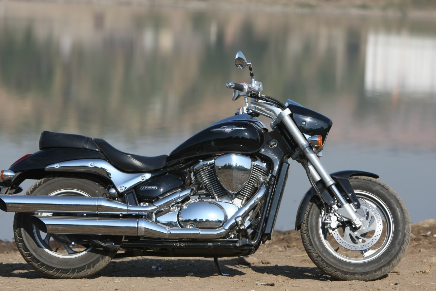 Suzuki Intruder