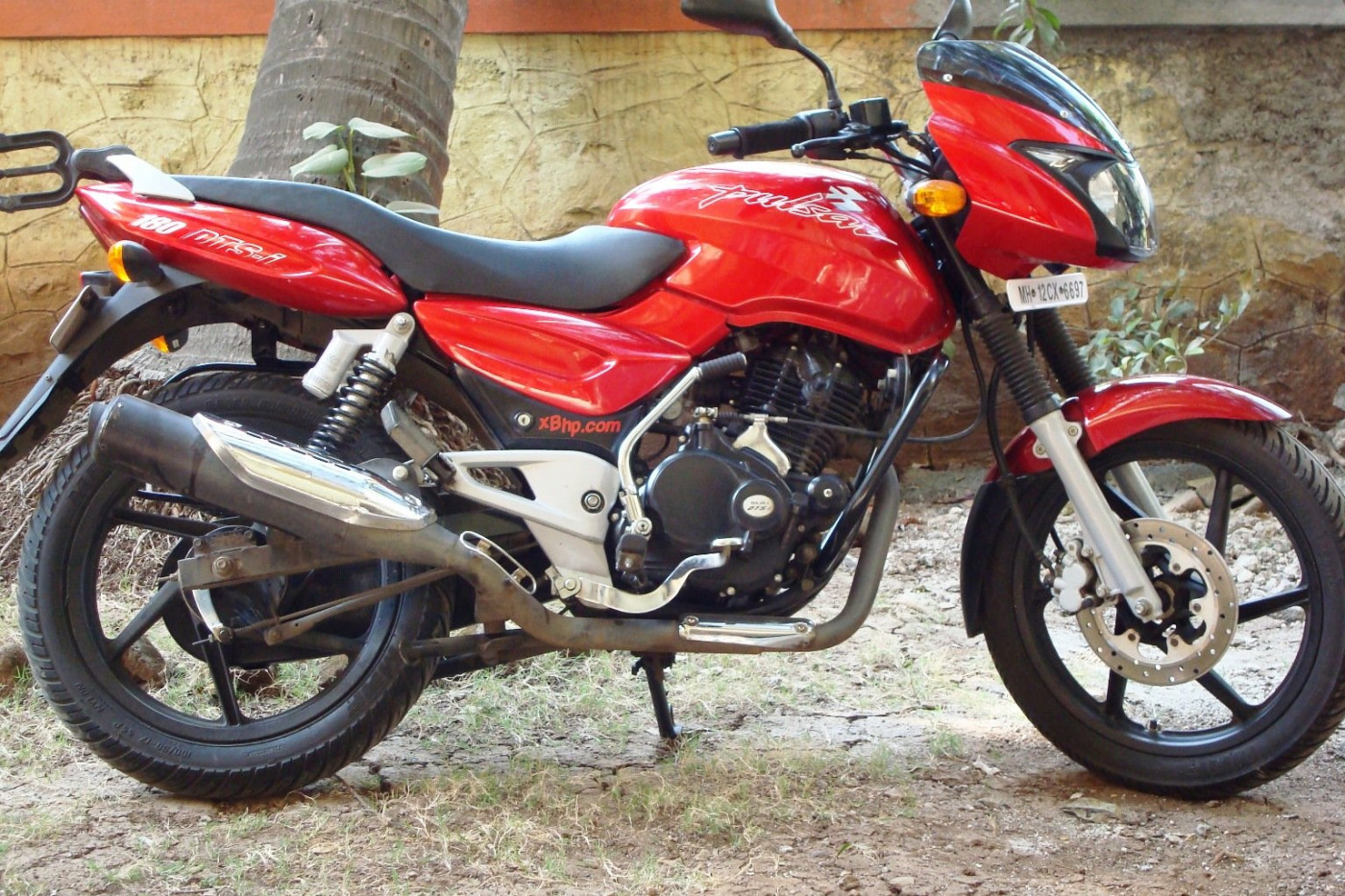 Bajaj 180 Pulsar Wallpapers