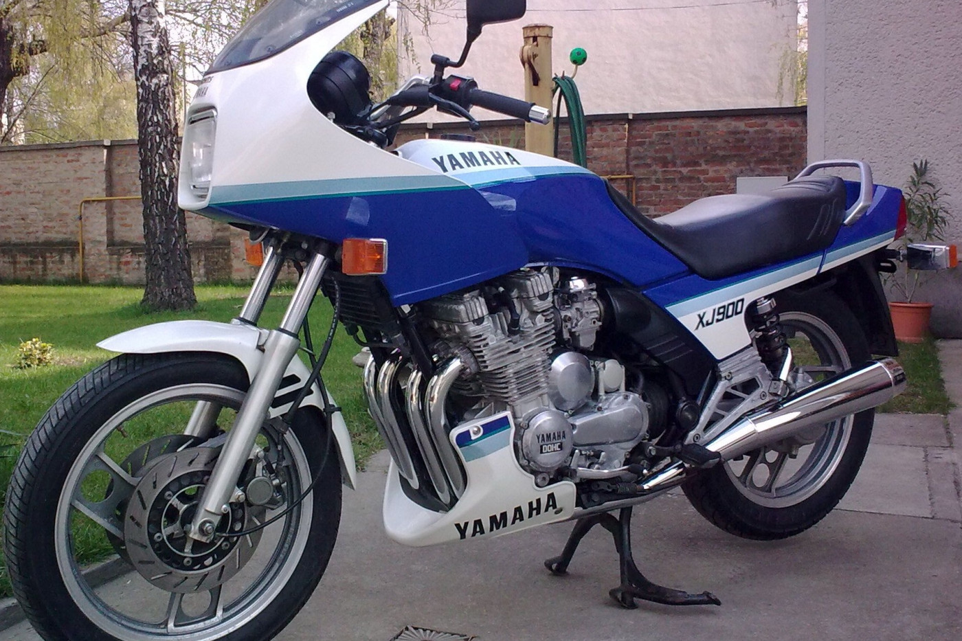 Xj900