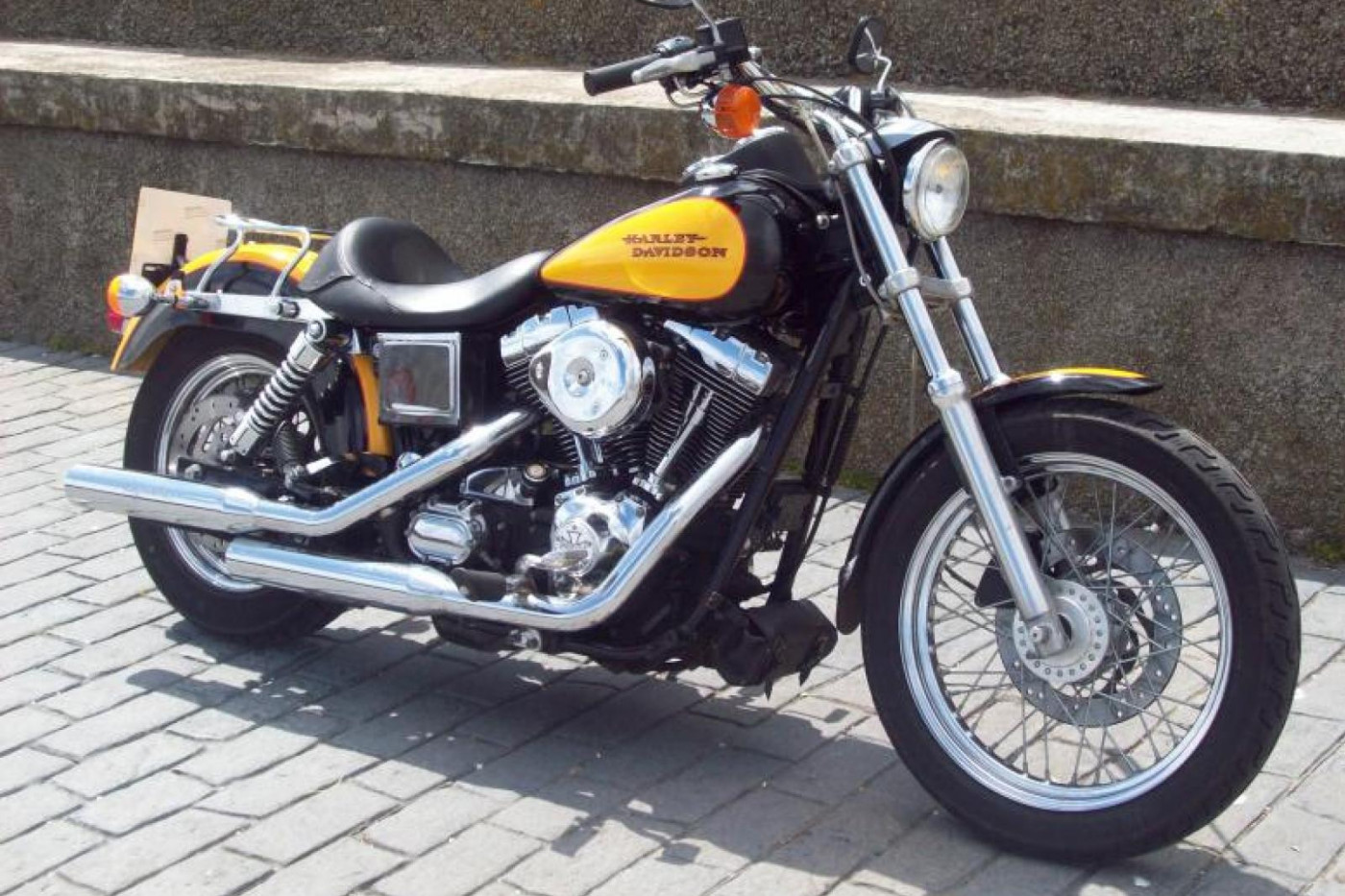 Harley Davidson Dyna 2000