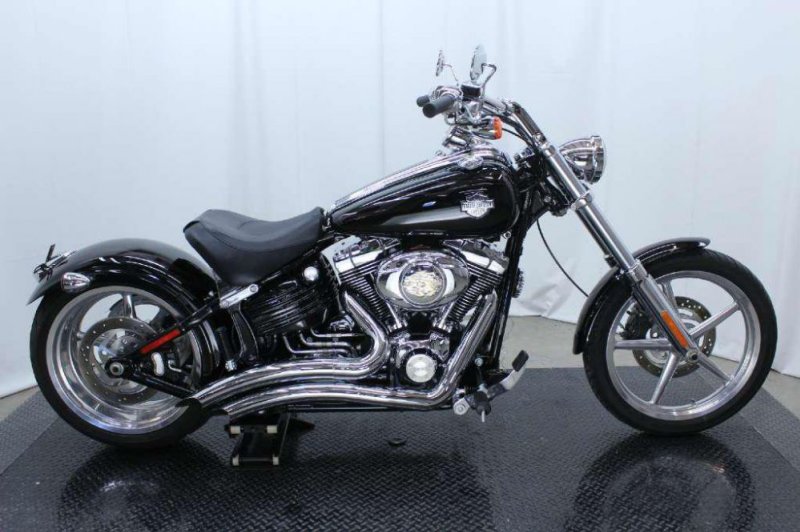 Harley-Davidson FXCWC Rocker C Motorcycles - Photos, Video, Specs