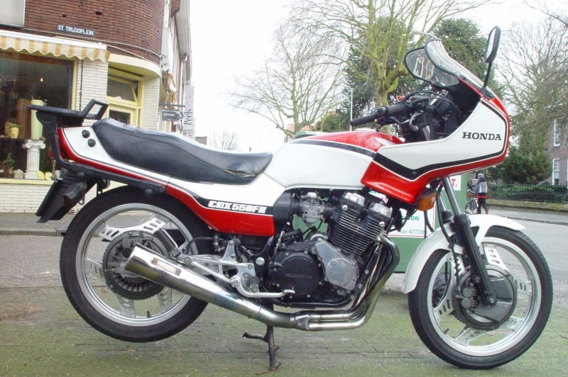 Honda CBX 550 F 2 (reduced effect), 1984 Motorcycles - Photos