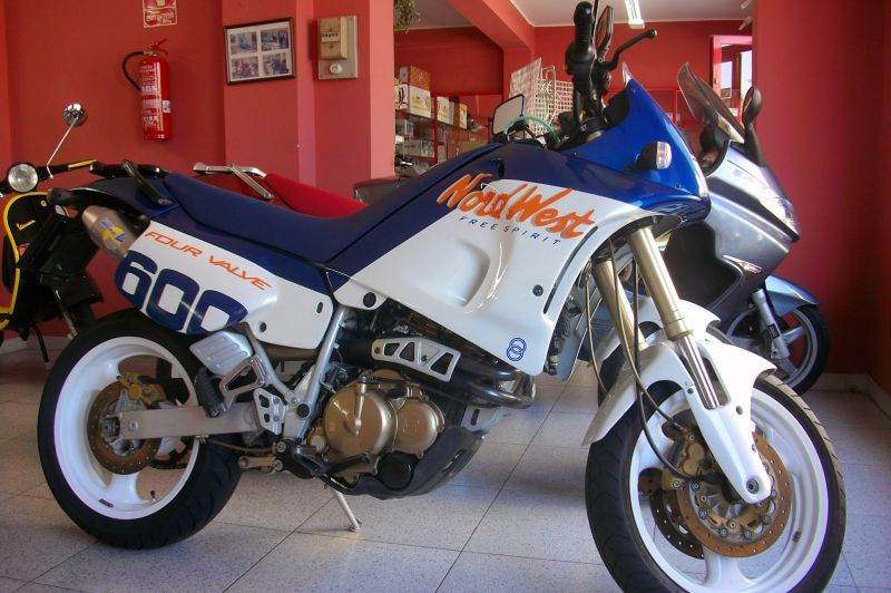 Особенности Kawasaki KMX 125 1988 года