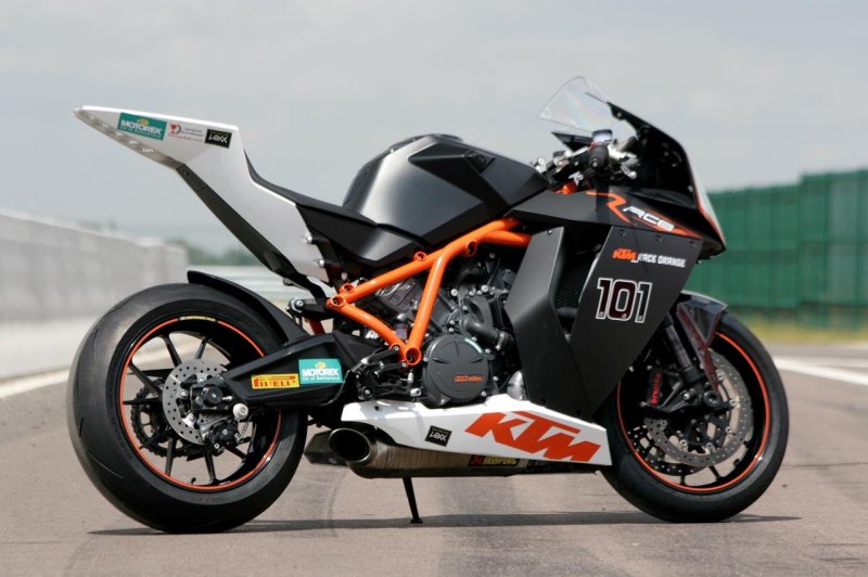 Мотоцикл KTM 1190 RC8 R RED BULL LIMITED EDITION 2010 обзор