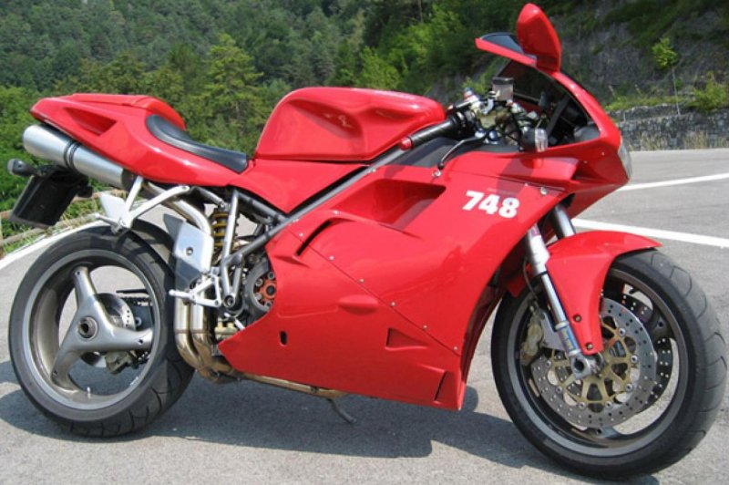 Ducati 748 Biposto Motorcycles - Photos, Video, Specs, Reviews | Bike.Net