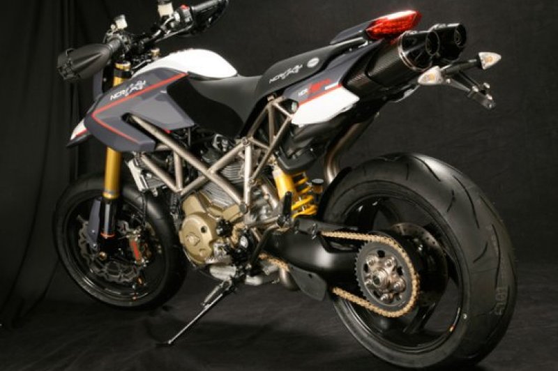 KTM 990 Supermoto R, 2012: фото, характеристики, история | Bike.Net