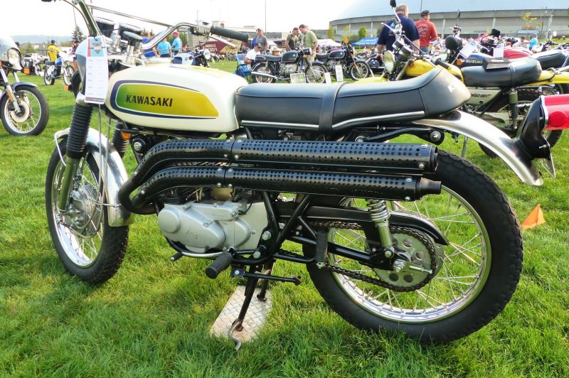 Suzuki GSX 400 F Katana, 1982 Motorcycles - Photos, Video, Specs