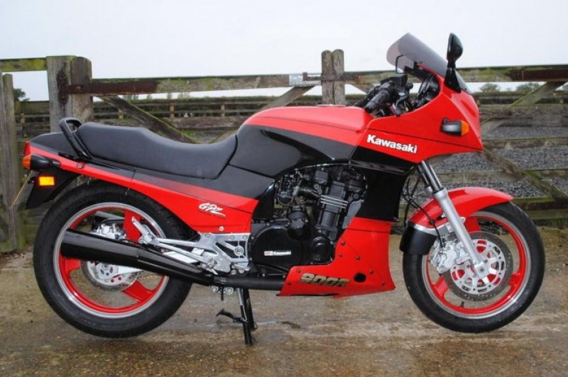Kawasaki GPZ 900 R (reduced effect), Motorcycles - Photos, Video, Specs, Bike.Net