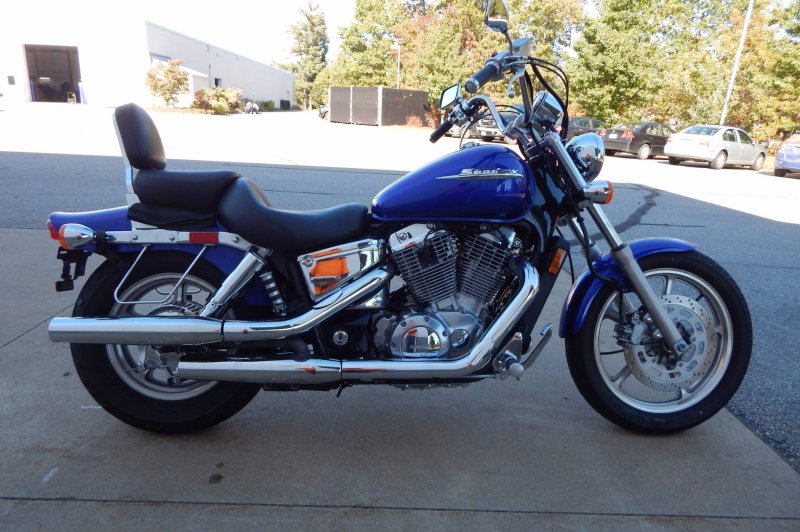 Honda V-Twin Magna Motorcycles - Photos, Video, Specs, Reviews