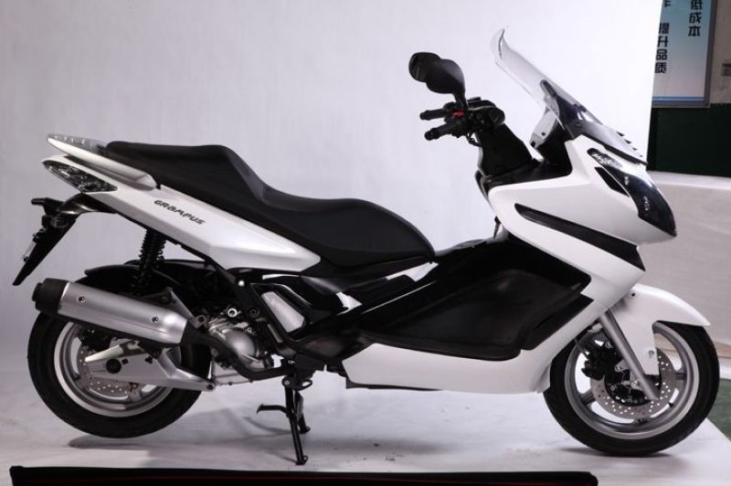 Suzuki Skywave SS Motorcycles - Photos, Video, Specs, Reviews
