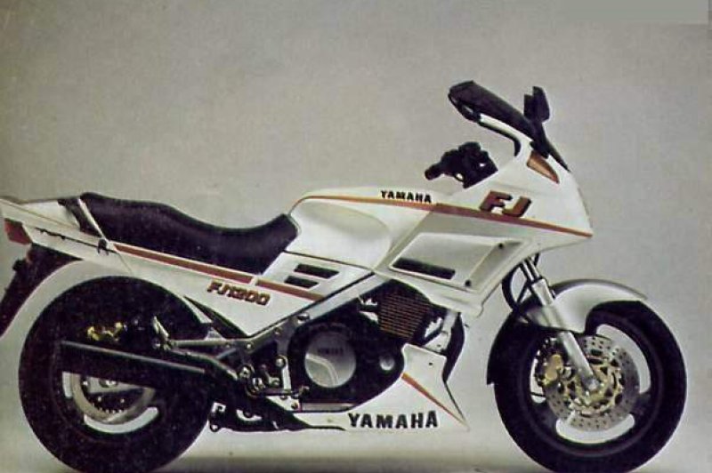 正規品／マービング FJ 1200 フルシステム 4/1 Cylindrical ブラック for Yamaha FJ 1200（88-89） Ma… Marving ⁄ マービング フルシステム 4⁄1 Superendurance