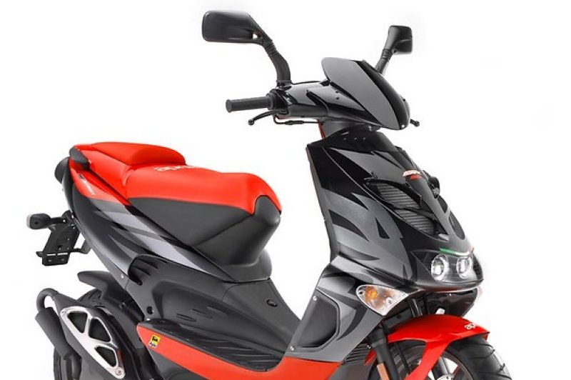 2012 Aprilia SR 50 R Street specifications and pictures