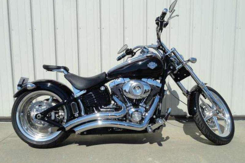 Harley-Davidson FXCWC Softail Rocker C: фото, характеристики