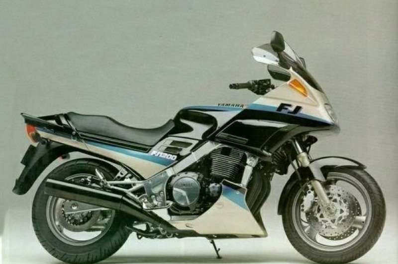 Kawasaki ZXR 750 R (reduced effect), 1991: фото, характеристики