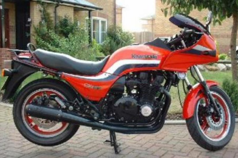 Kawasaki GPZ 1100, 1983 Motorcycles - Photos, Specs, Reviews | Bike.Net