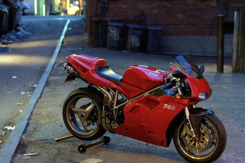 Ducati 748 Biposto Motorcycles - Photos, Video, Specs, Reviews | Bike.Net