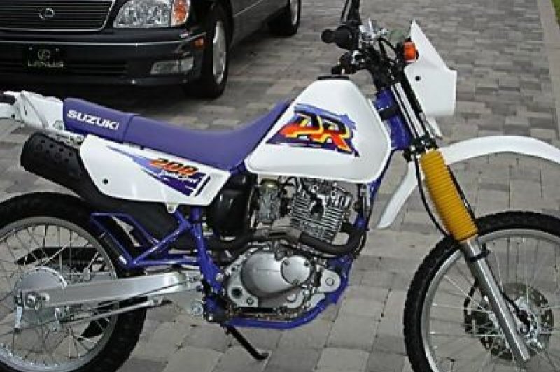  Suzuki DR SE, Motos