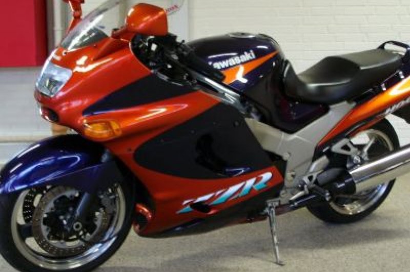 respons drivhus smør Kawasaki ZZR 1100, 1993 Motorcycles - Photos, Video, Specs, Reviews |  Bike.Net