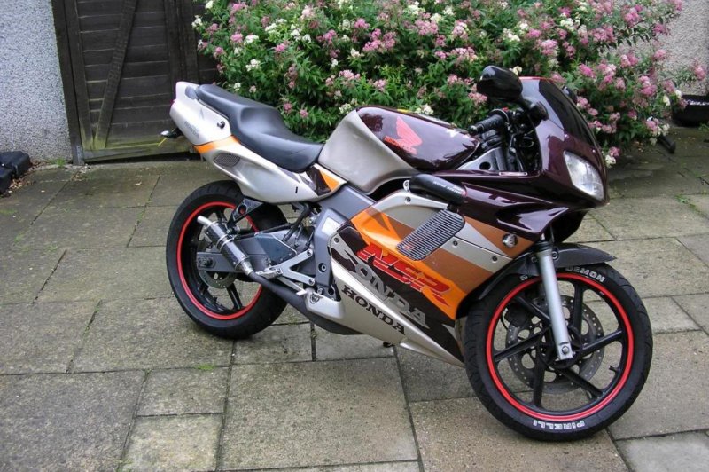 NSR HONDA NSR125 (1996-2001) Review | Speed, Specs & Prices