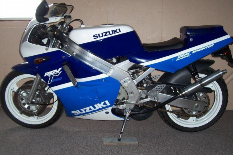 Suzuki RGV 250