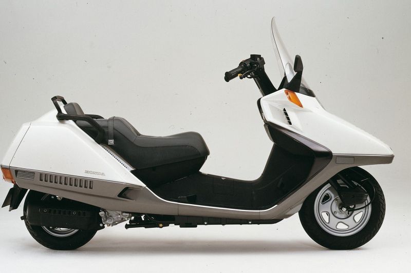 Honda CN 250: фото, характеристики, история | Bike.Net