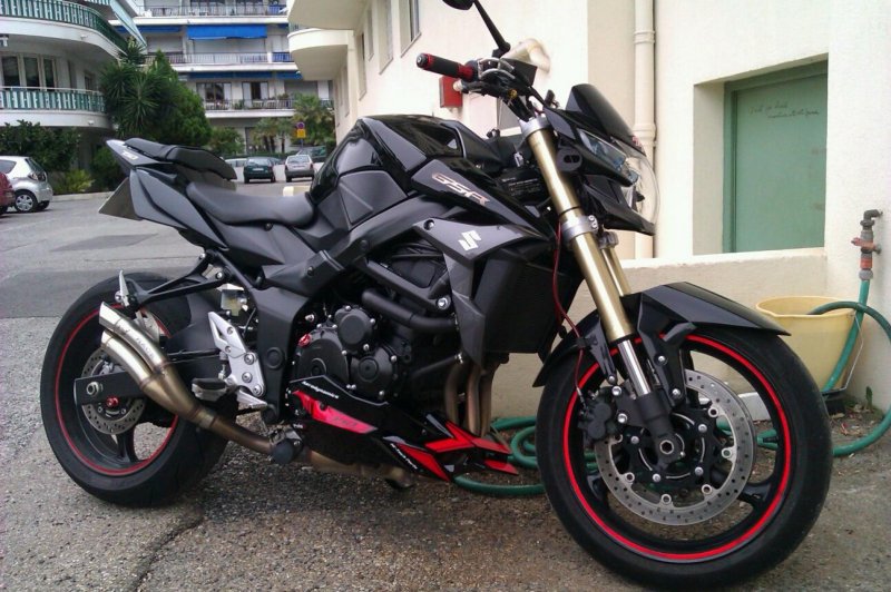 Suzuki GSR750, 2013 Motorcycles - Photos, Video, Specs, Reviews