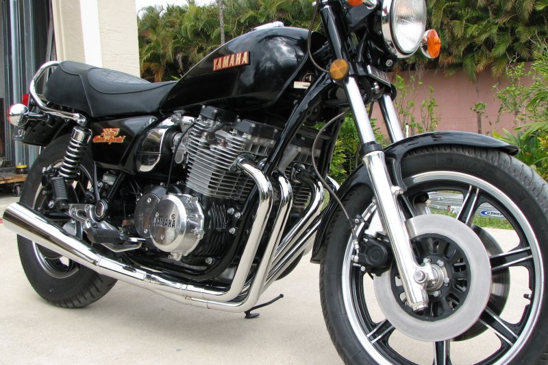 Обзор мотоцикла Laverda RGA 1000 1984: особенности и характеристики