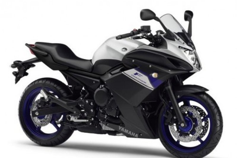 Suzuki GSR 400 ABS, 2015 Motorcycles - Photos, Video, Specs