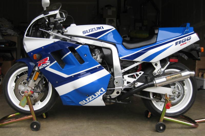 Suzuki GSX r1100