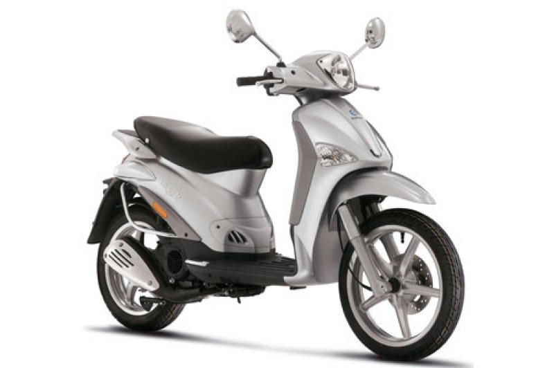 Suzuki Address V125S, 2014 Motorcycles - Photos, Video, Specs