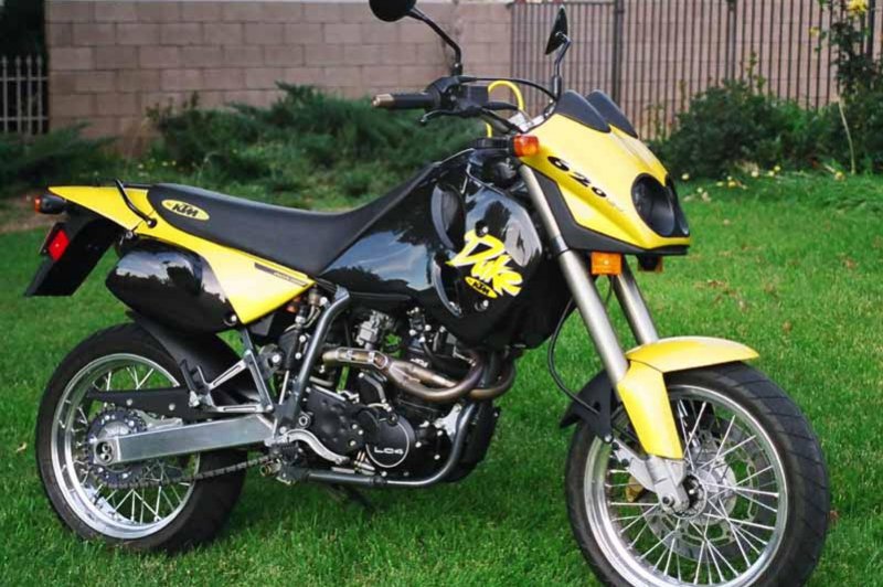 KTM 640 Duke II Yellow/Black, 2004 Motorcycles - Photos, Video, Specs,  Reviews | Bike.Net