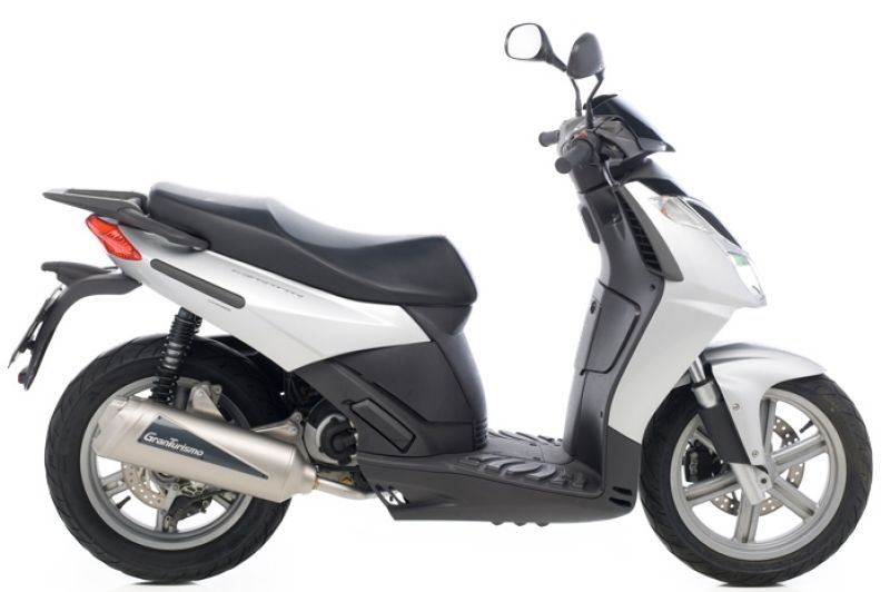 Aprilia Sportcity 200, 2005 Motorcycles - Photos, Video, Specs, Reviews |  Bike.Net