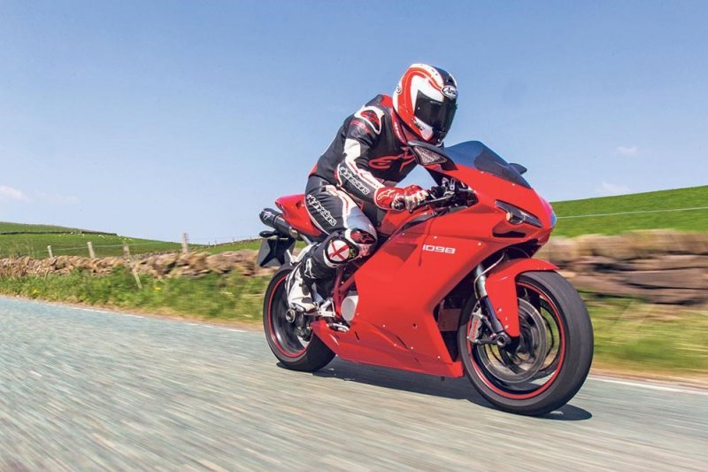 Спортбайк Ducati 1098 — особенности модели и оснащение