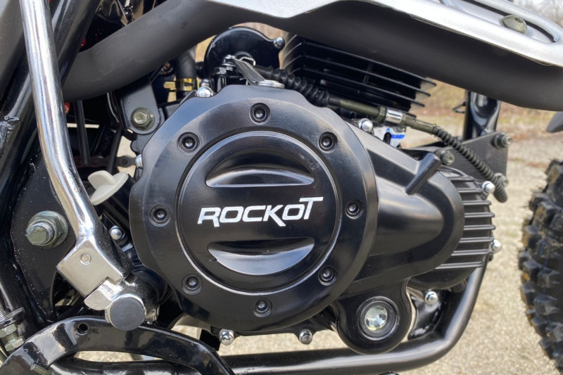 ROCKOT R8 Avangard: Погружение в Мир экстремального вождения