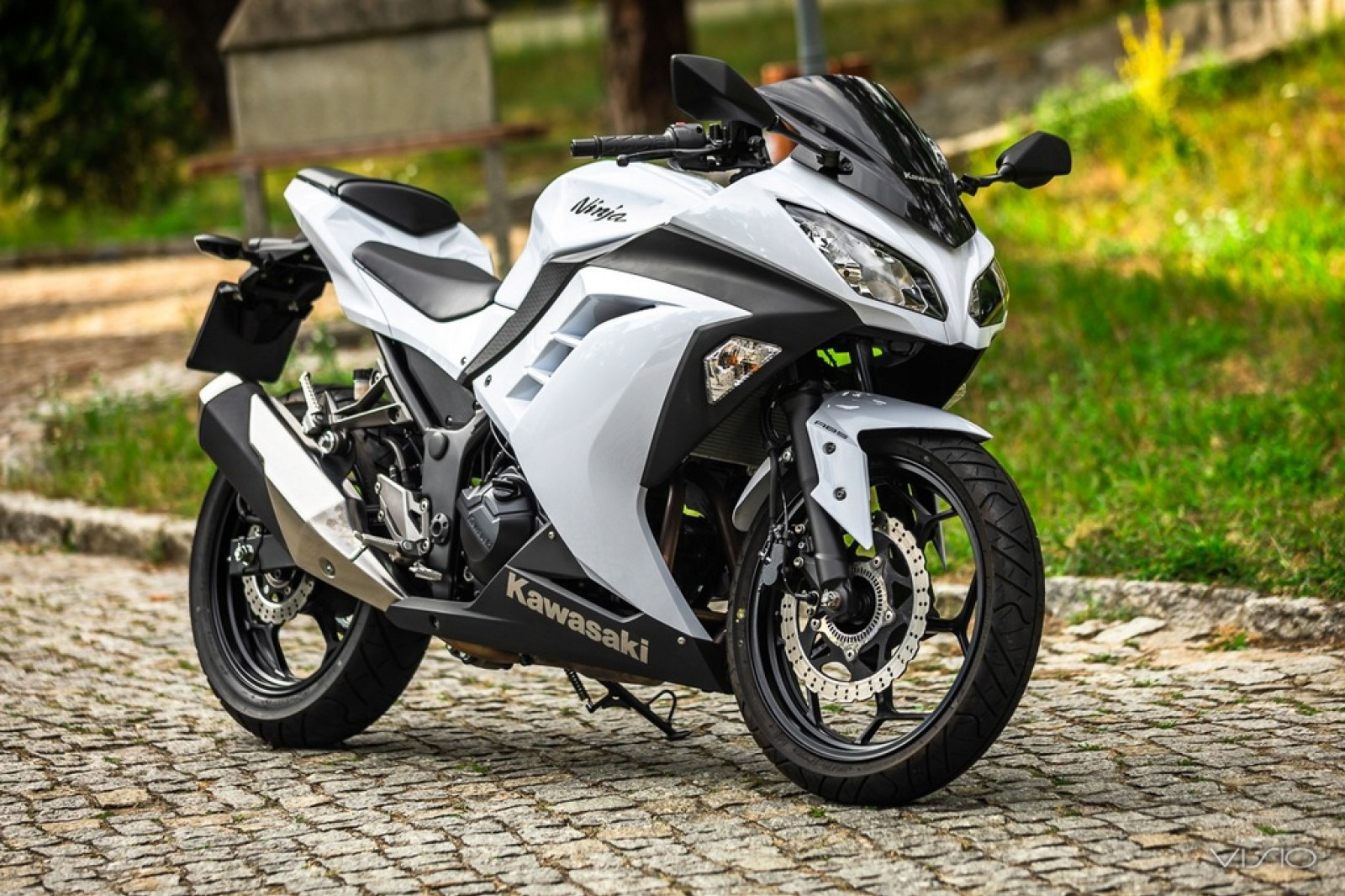 Kawasaki Ninja 300: фото, характеристики, история  Bike.Net