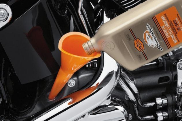 Как правильно установить тормозные шланги на мотоцикл Harley-Davidson?