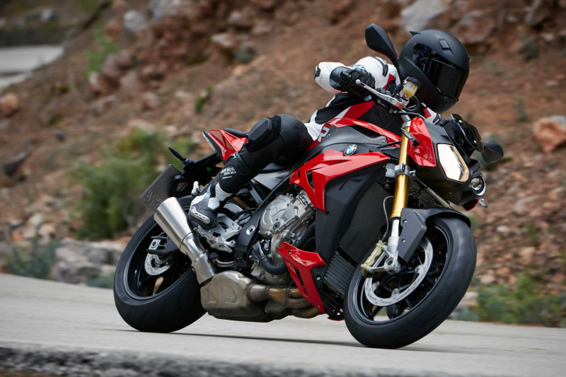 BMW S1000R - городской байк со спортивной начинкой