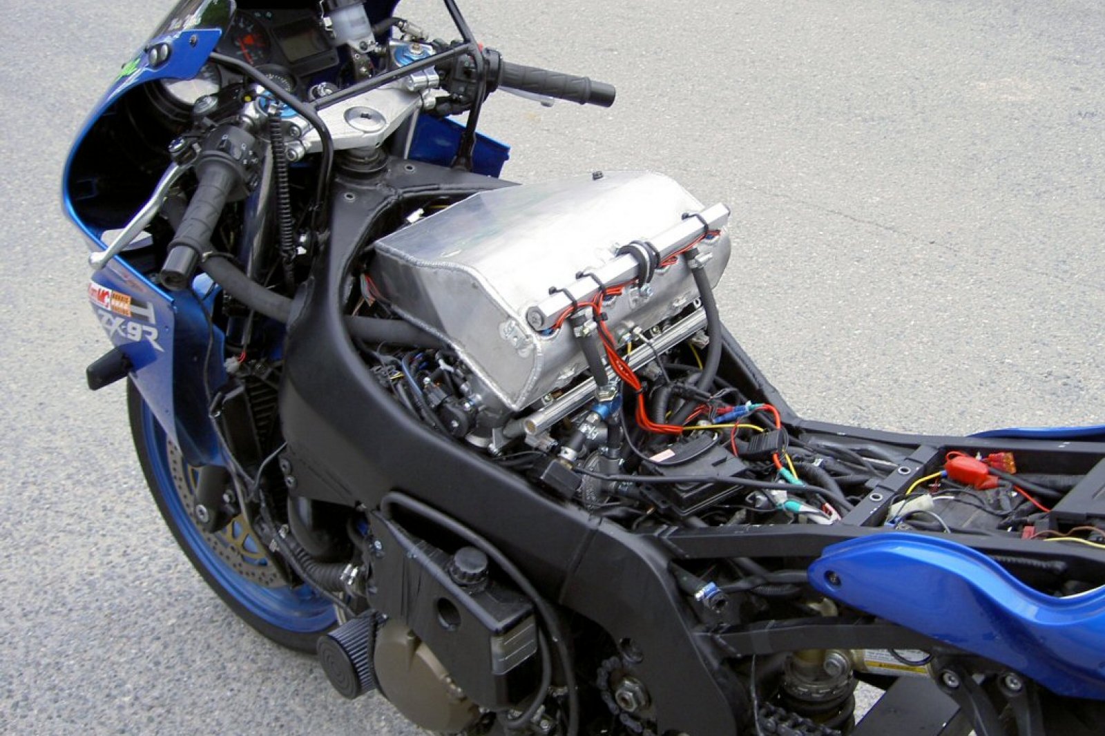9【小走りから徒歩】 Kawasaki ZX 9 R Ninja: фото, характеристики, история | Bike.Net