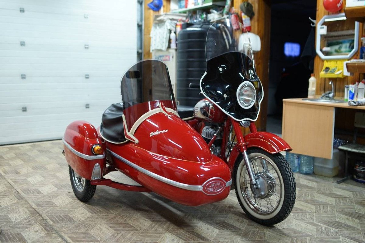 350 TS (with sidecar), 1989