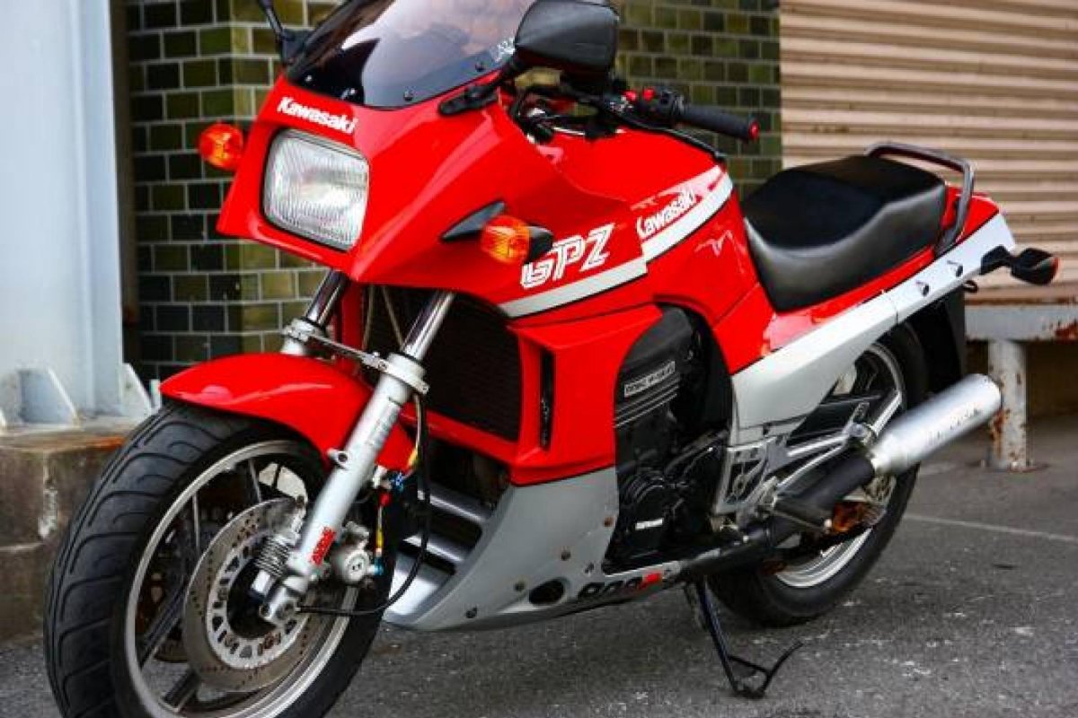Kawasaki GPZ 900 R, Motorcycles - Photos, Video, Specs, Reviews Bike.Net