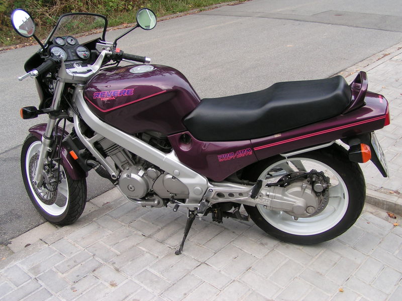 Honda NTV 650 Custom