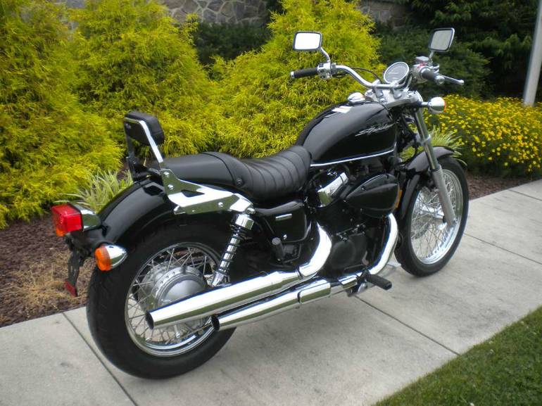 Honda Shadow 750 Black Widow