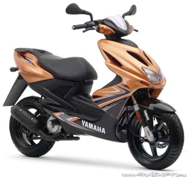 Yamaha Aerox оранжевый